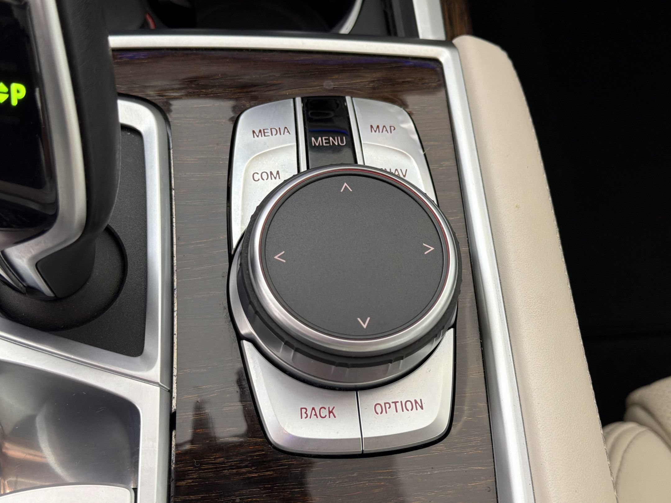 Used 2020 BMW 740i RWD image 23