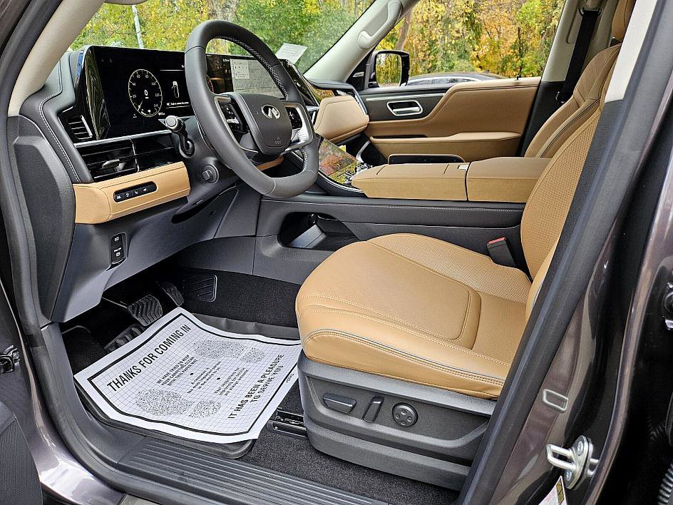 New 2026 INFINITI QX80 Luxe w/ Cargo Package image 7