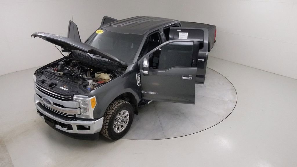Used 2017 Ford F350 Lariat w/ Chrome Package image 46