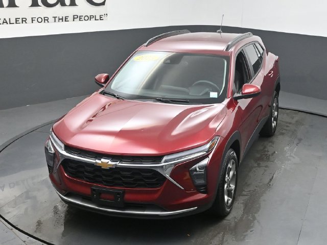 Used 2025 Chevrolet Trax LT FWD image 50