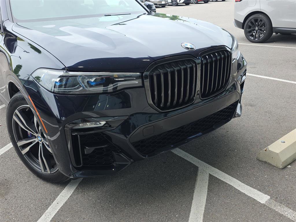 Used 2020 BMW X7 M50i w/ Luxury Seating Package AWD/4WD image 19