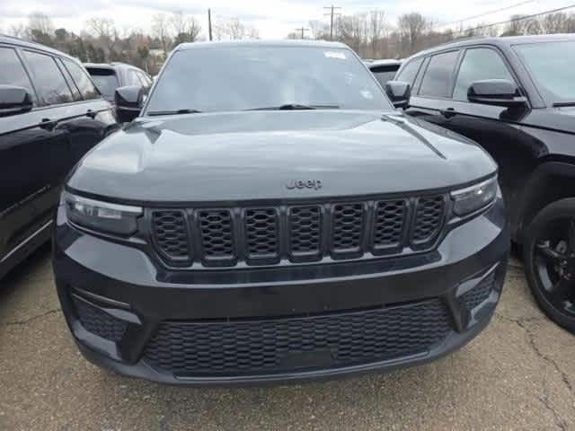Used 2023 Jeep Grand Cherokee Limited w/ Black Appearance Package image 3