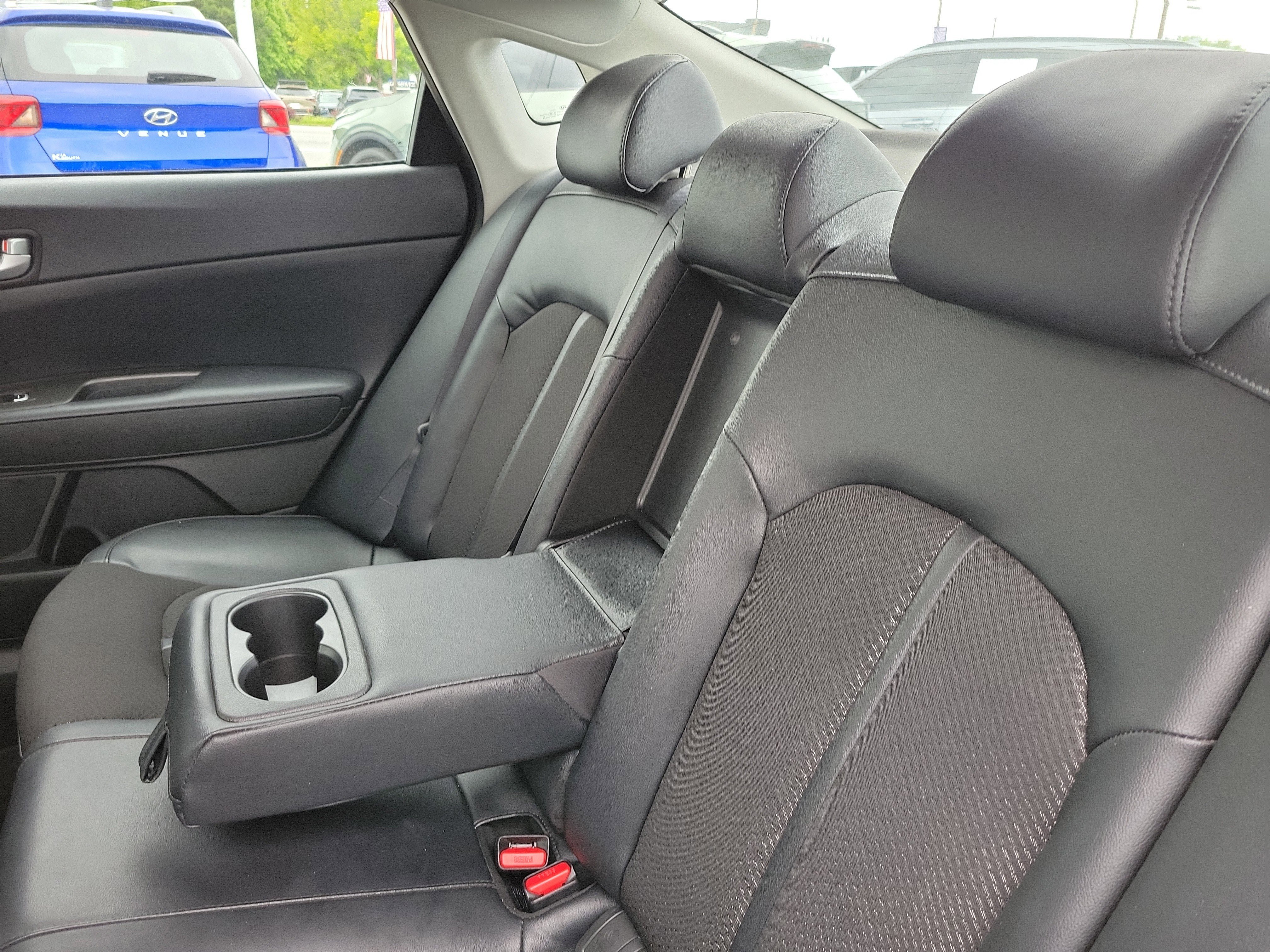 Used 2018 Kia Optima S FWD image 11