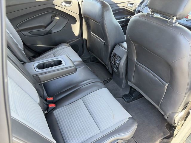 Used 2018 Ford Escape SE w/ SE Sport Appearance Package image 15