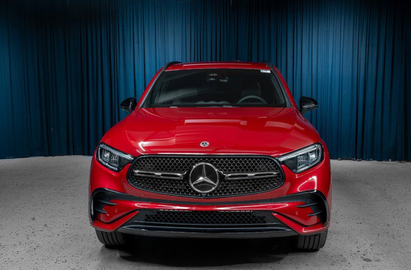 New 2025 Mercedes-Benz GLC 300 image 2