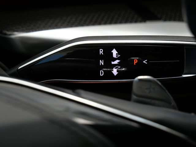Used 2025 Cadillac Escalade ESV V AWD/4WD image 30