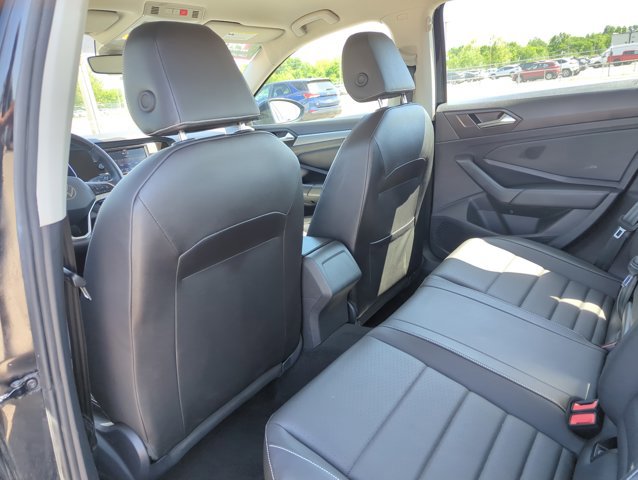 Used 2024 Volkswagen Jetta SE image 16