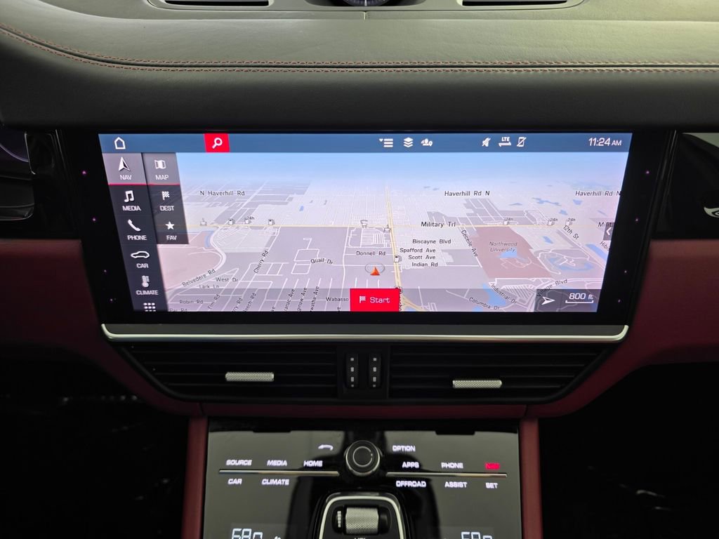 Used 2021 Porsche Cayenne Coupe AWD/4WD image 23