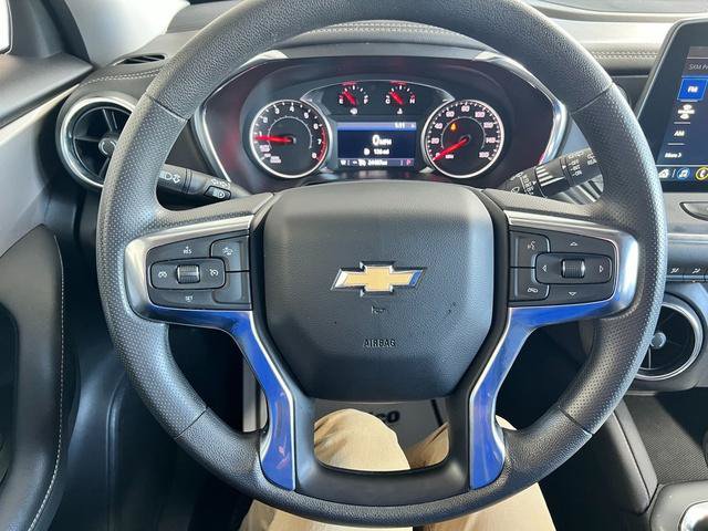 Used 2025 Chevrolet Blazer LT AWD/4WD image 16