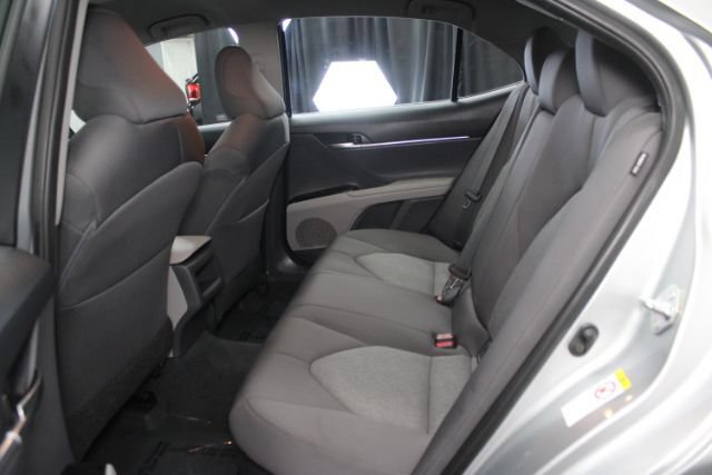 Used 2018 Toyota Camry LE FWD image 21