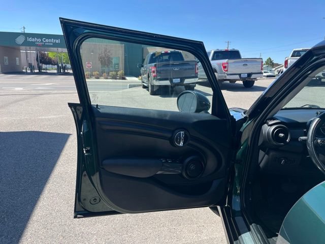Used 2017 MINI Cooper 4-Door Hardtop FWD image 29