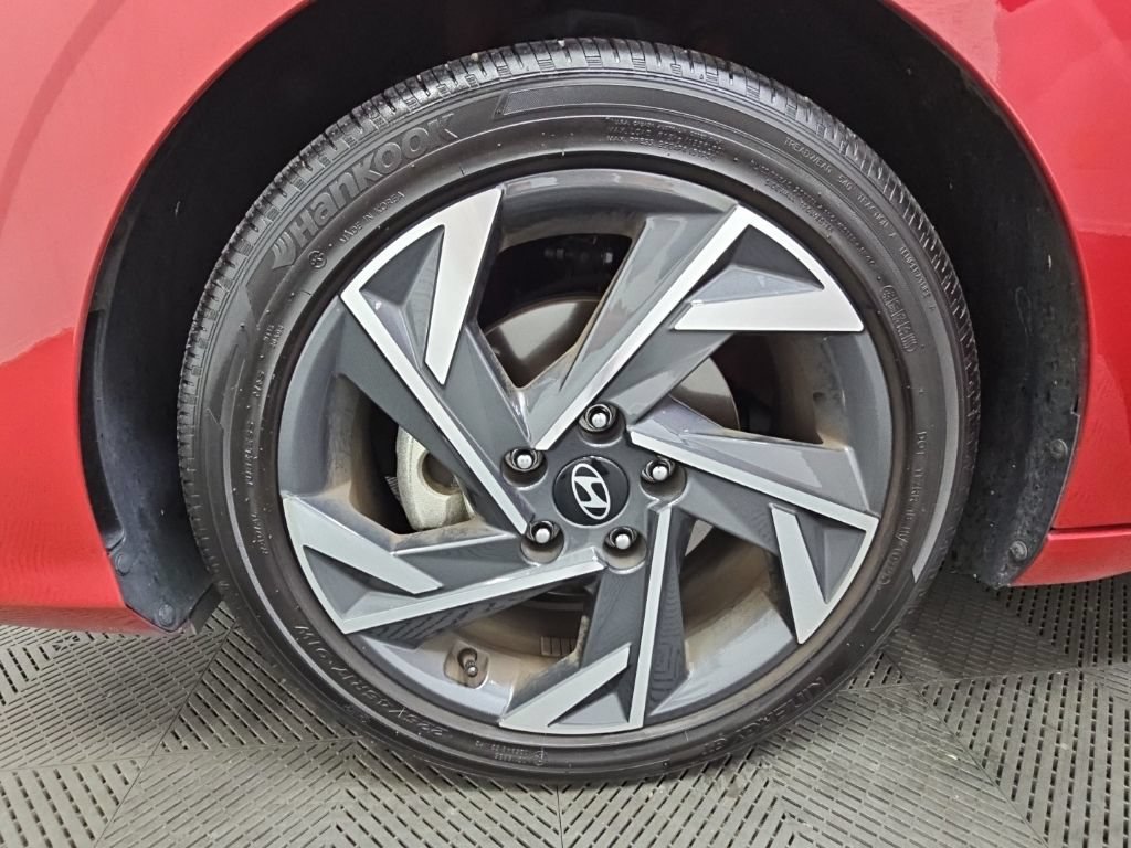 Used 2025 Hyundai Elantra Limited FWD image 44