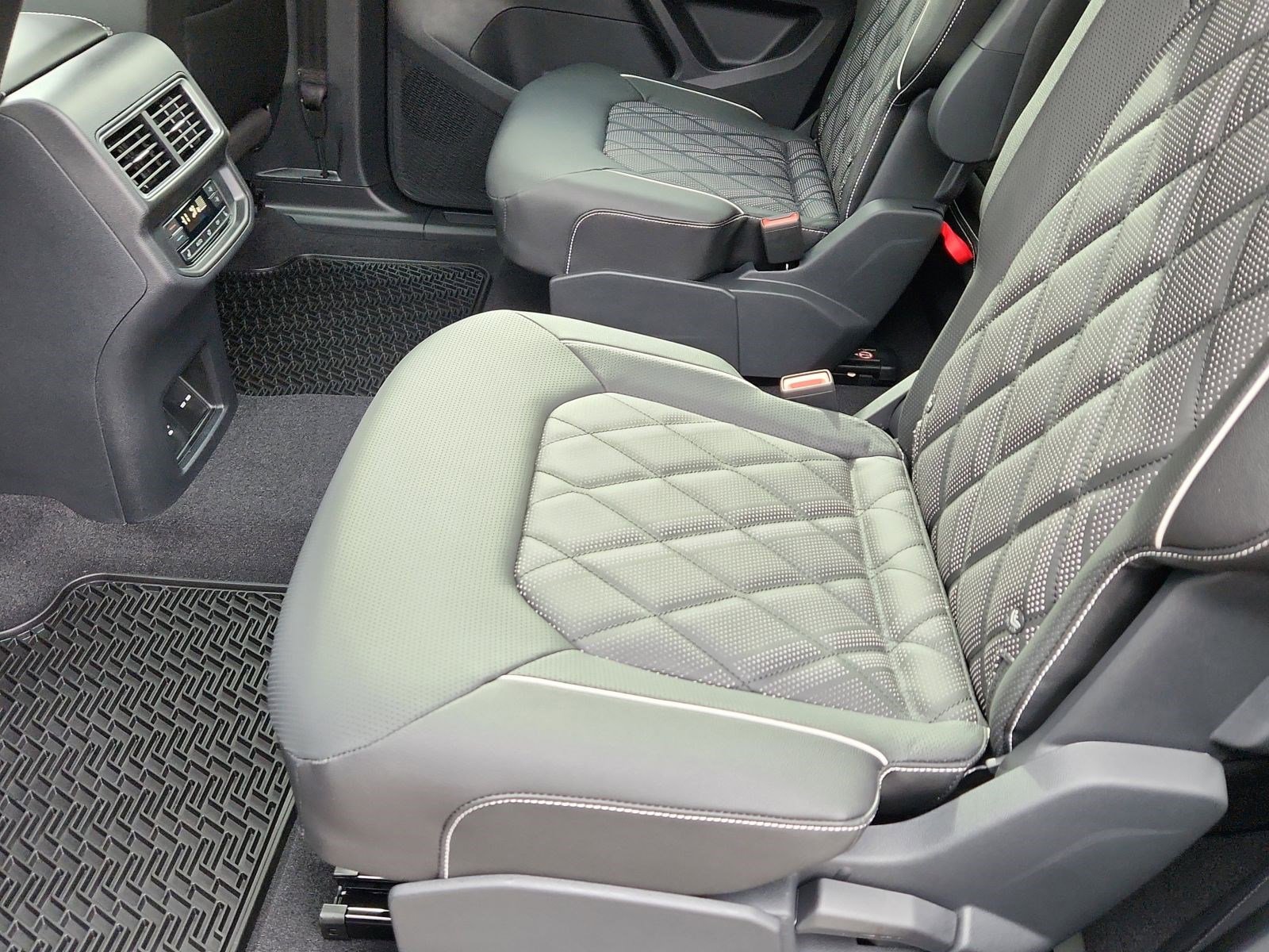 New 2026 Volkswagen Atlas SEL Premium R-Line image 11