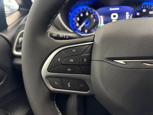 New 2027 Chrysler Pacifica Select AWD/4WD image 32