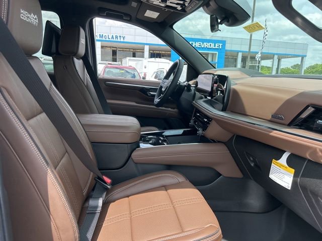 New 2026 Chevrolet Suburban High Country AWD/4WD image 35