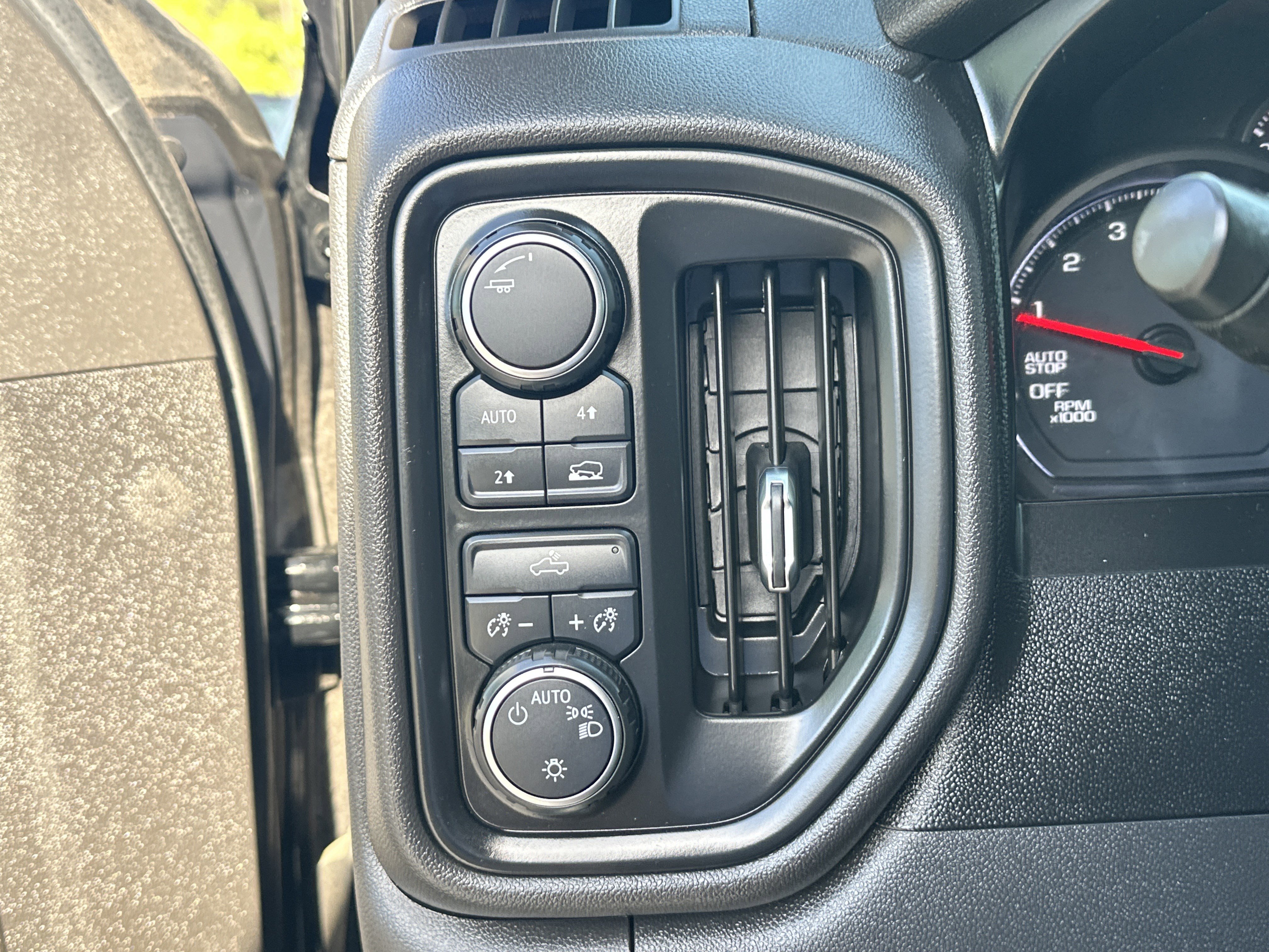 Used 2021 Chevrolet Silverado 1500 Custom AWD/4WD image 24