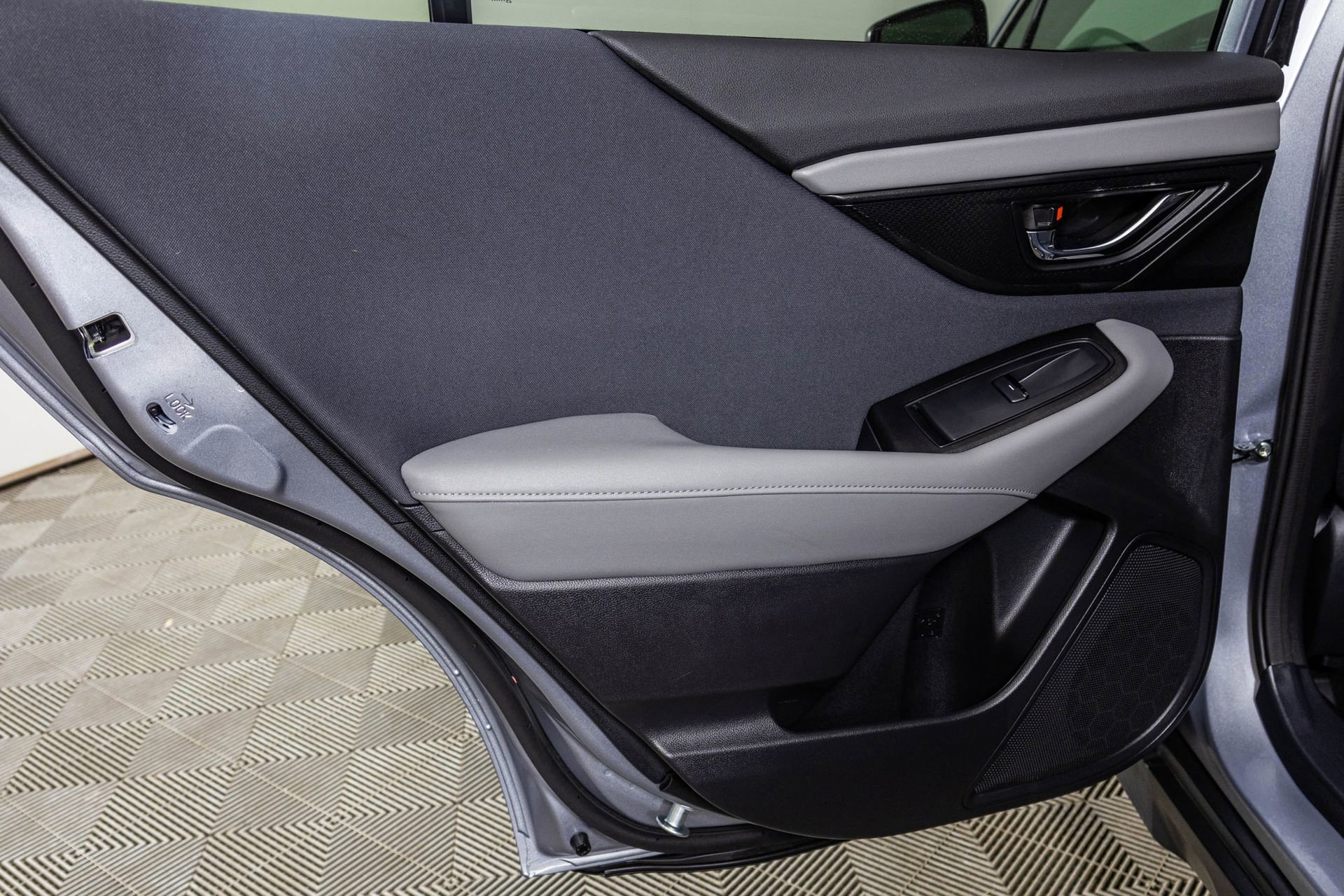 Used 2025 Subaru Outback Premium image 37