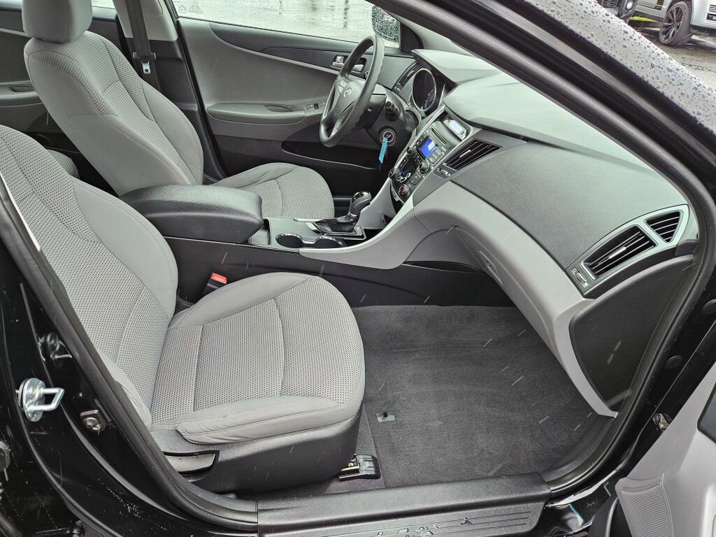 Used 2011 Hyundai Sonata GLS FWD image 9