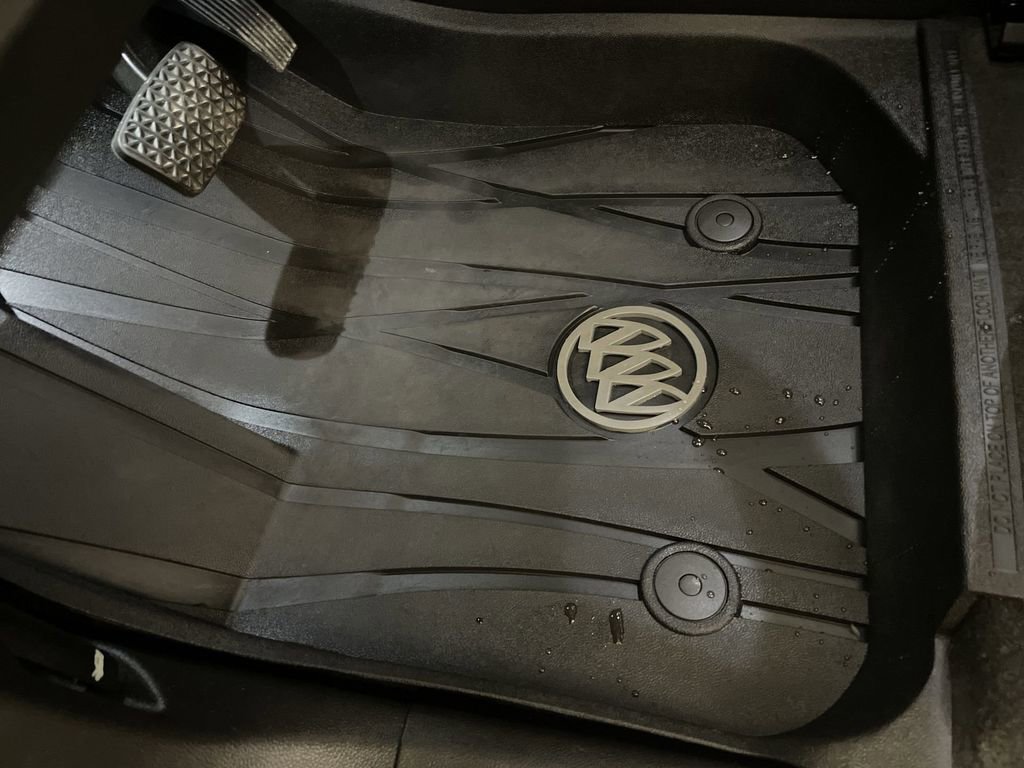 Used 2020 Buick Envision Essence FWD image 28