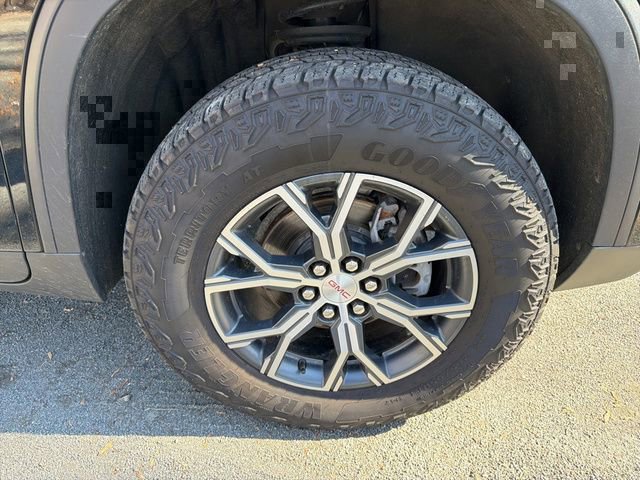 Used 2024 GMC Acadia AT4 w/ Luxury Package image 8