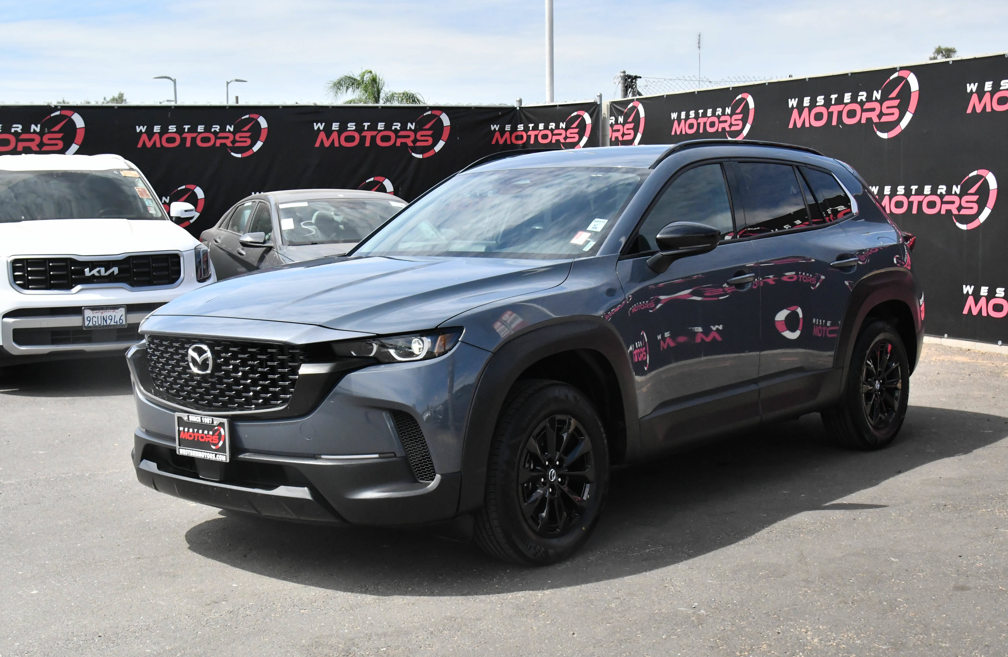 Used 2025 MAZDA CX-50 AWD 2.5 Hybrid w/ Premium Pkg image 3