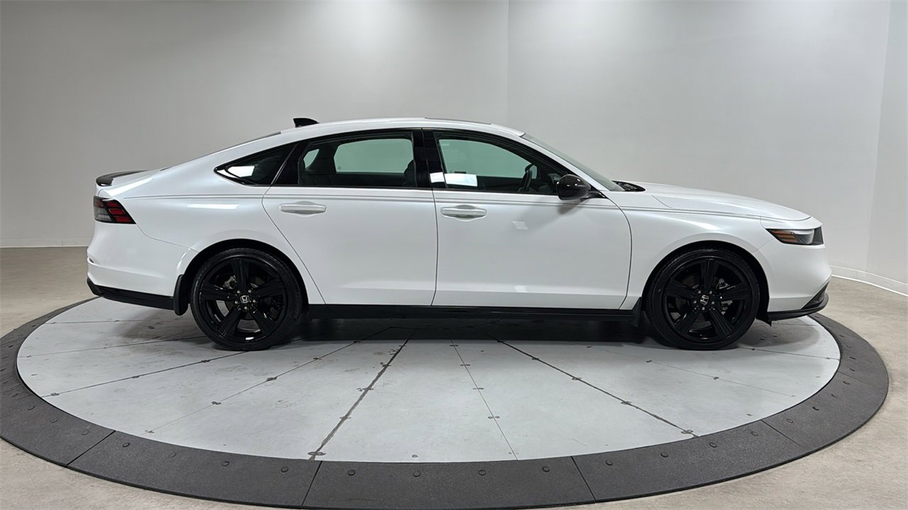 Used 2024 Honda Accord Sport image 6