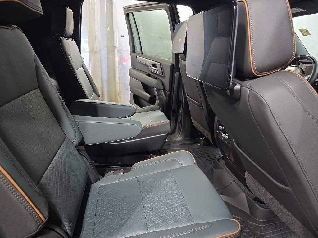 New 2026 GMC Yukon XL AT4 w/ AT4 Premium Plus Package AWD/4WD image 11