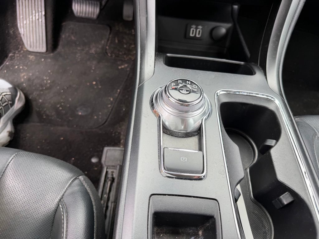 Used 2020 Ford Fusion Titanium AWD/4WD image 27