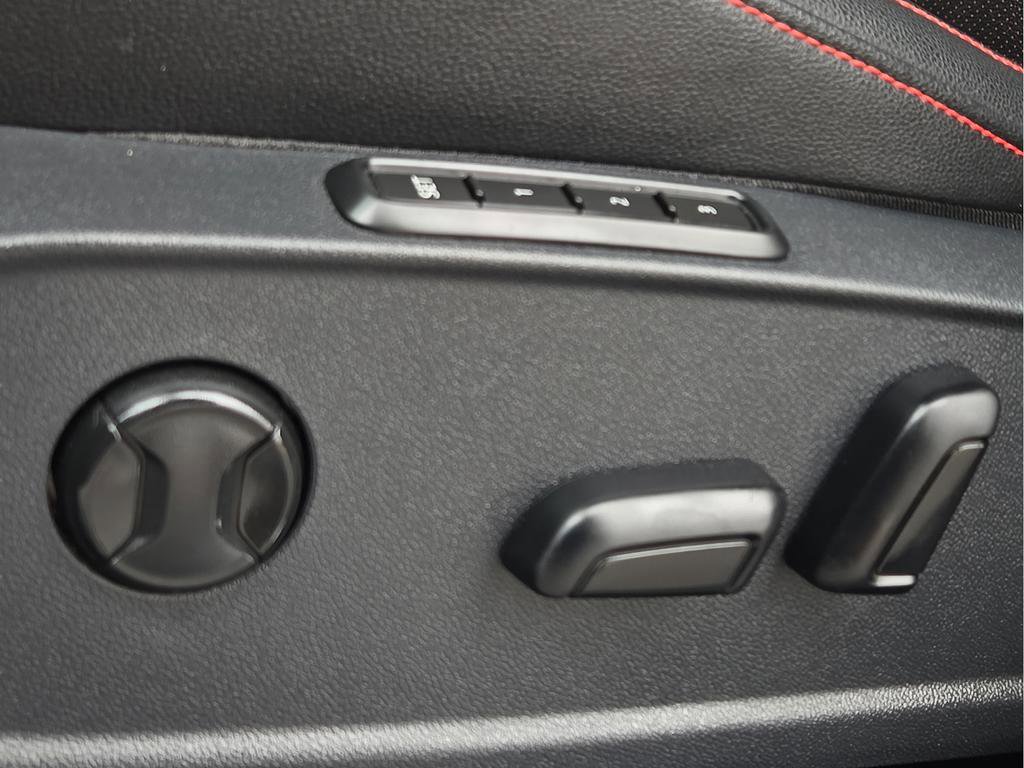 Used 2023 Volkswagen Jetta GLI Autobahn w/ GLI Black Package image 15