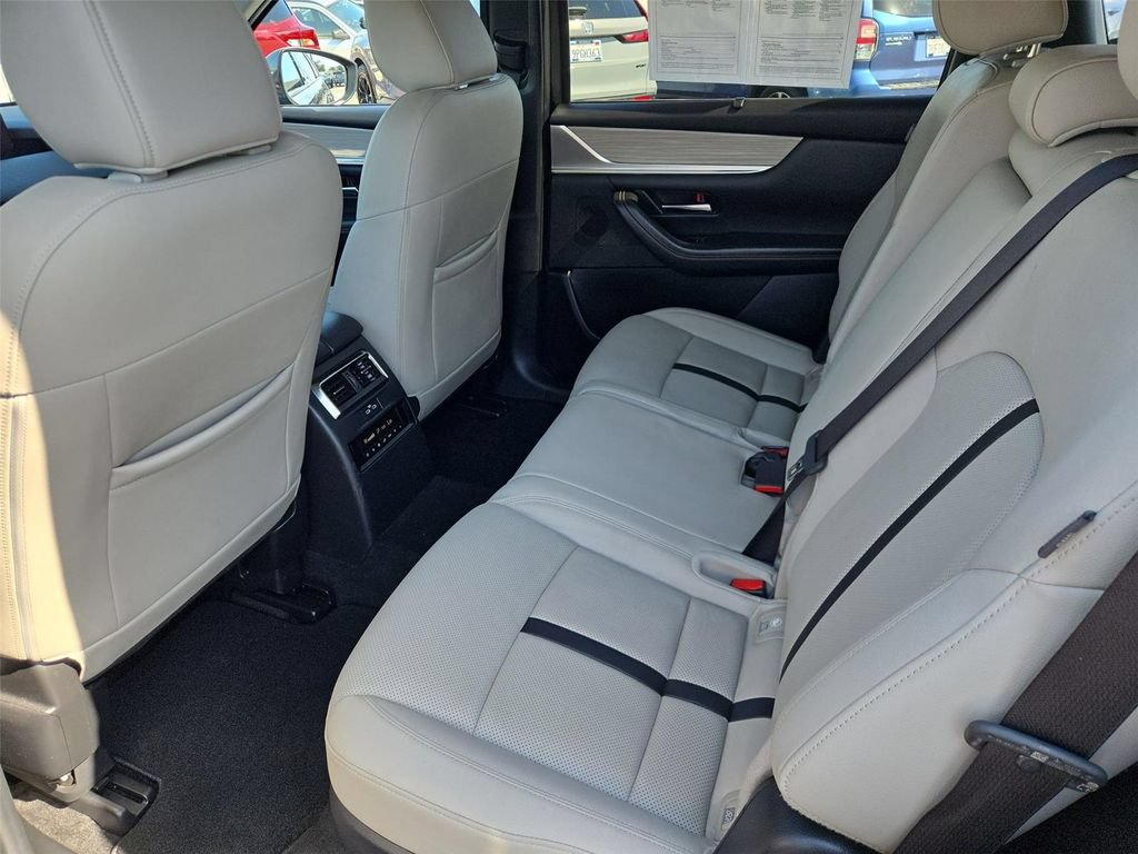Used 2024 MAZDA CX-90 Plug-In Hybrid w/ Preferred AWD/4WD image 17