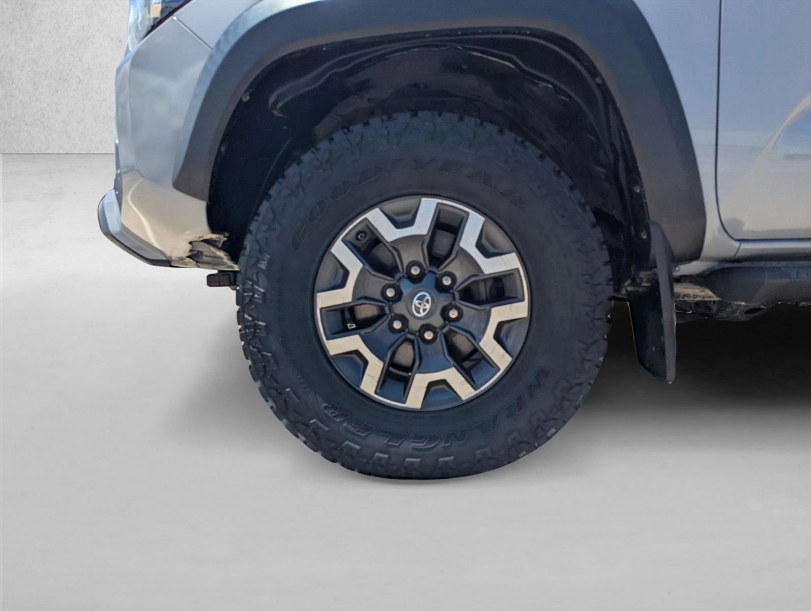 Used 2020 Toyota Tacoma TRD Off-Road AWD/4WD image 21