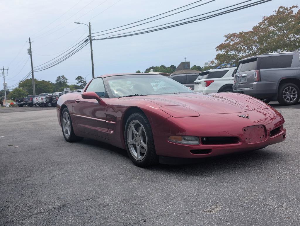 Used 2000 Chevrolet Corvette Coupe w/ Roof Pkg RWD image 3
