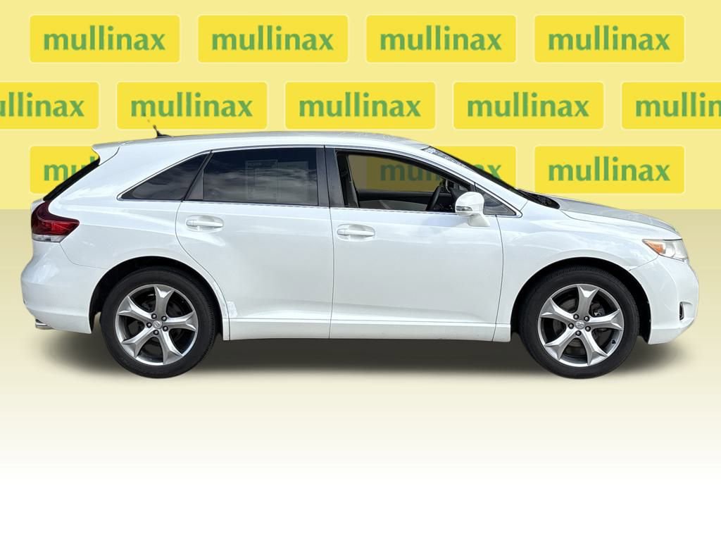Used 2013 Toyota Venza LE image 2