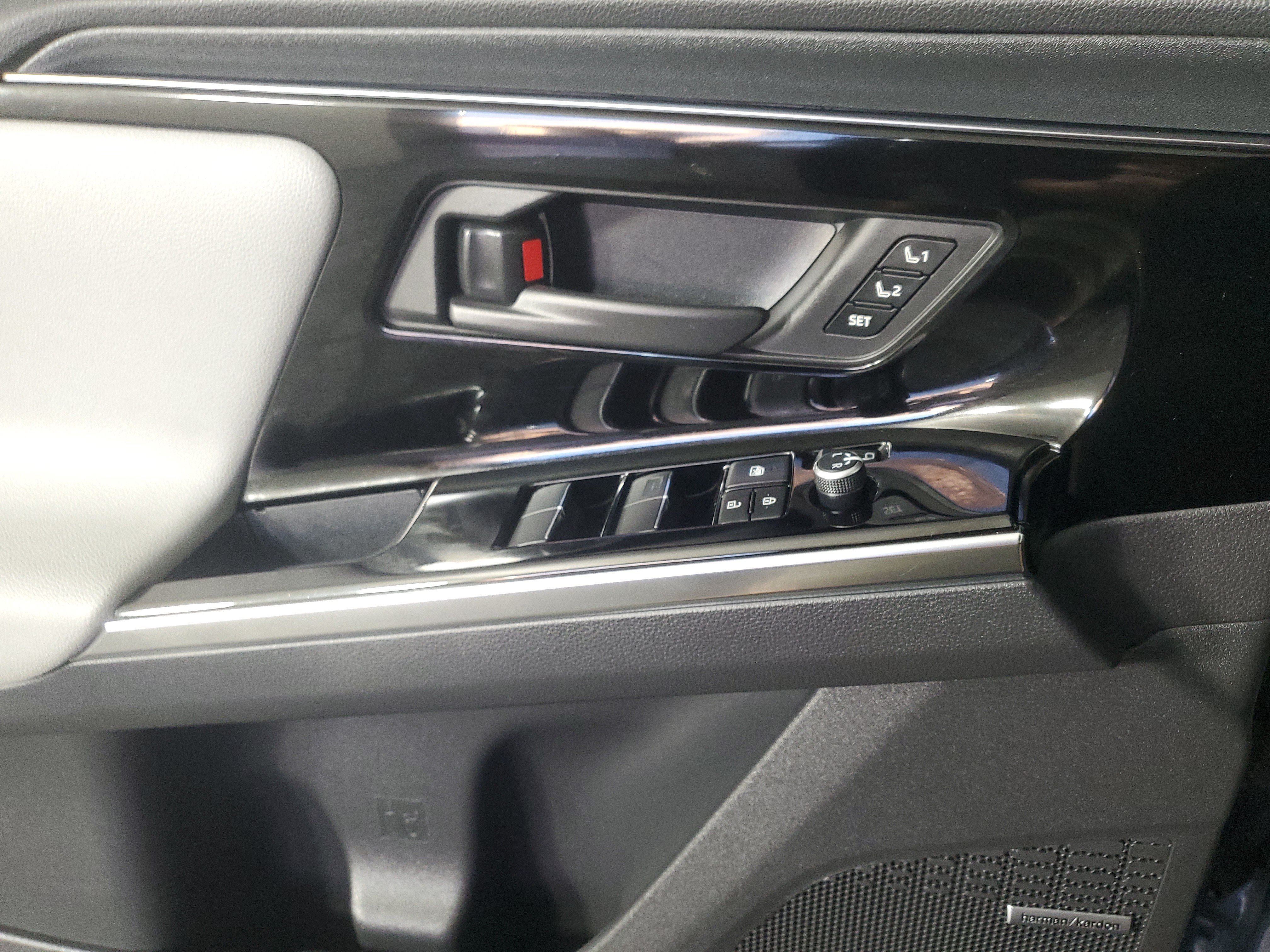 Used 2023 Subaru Solterra AWD image 34