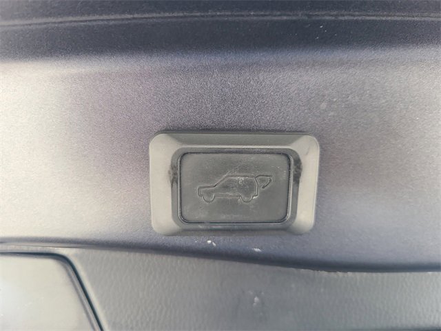 Used 2021 Toyota RAV4 XLE w/ Convenience Package image 13