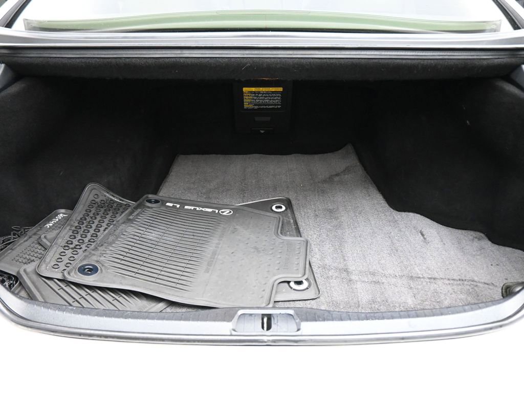 Used 2016 Lexus LS 460 w/ Comfort Package image 21