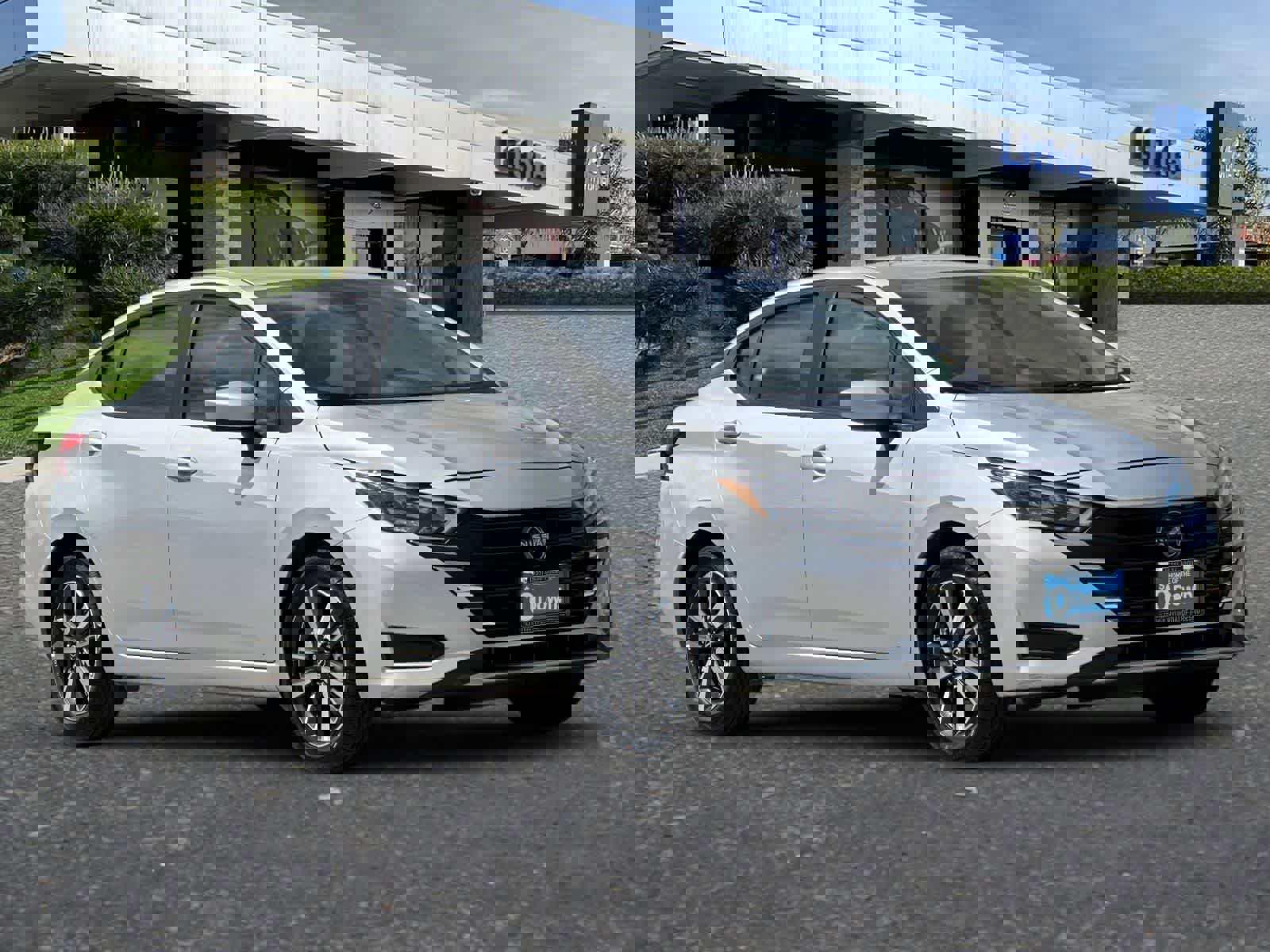 Used 2025 Nissan Versa SV image 10