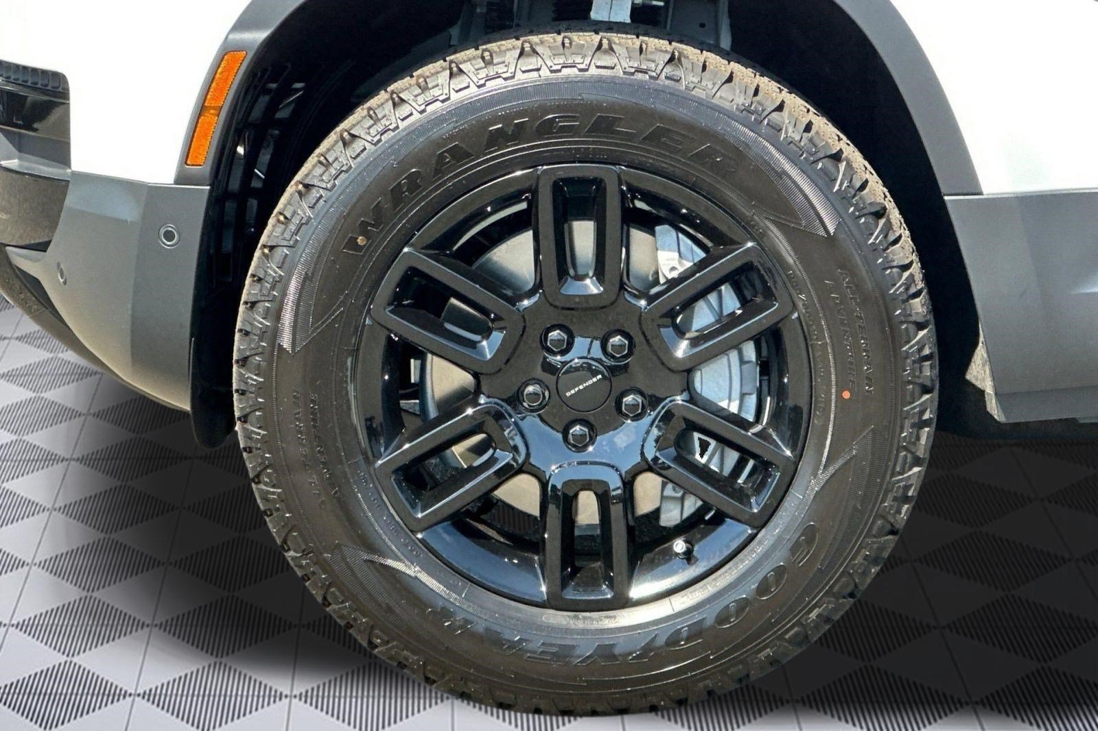 New 2026 Land Rover Defender 110 S AWD/4WD image 12