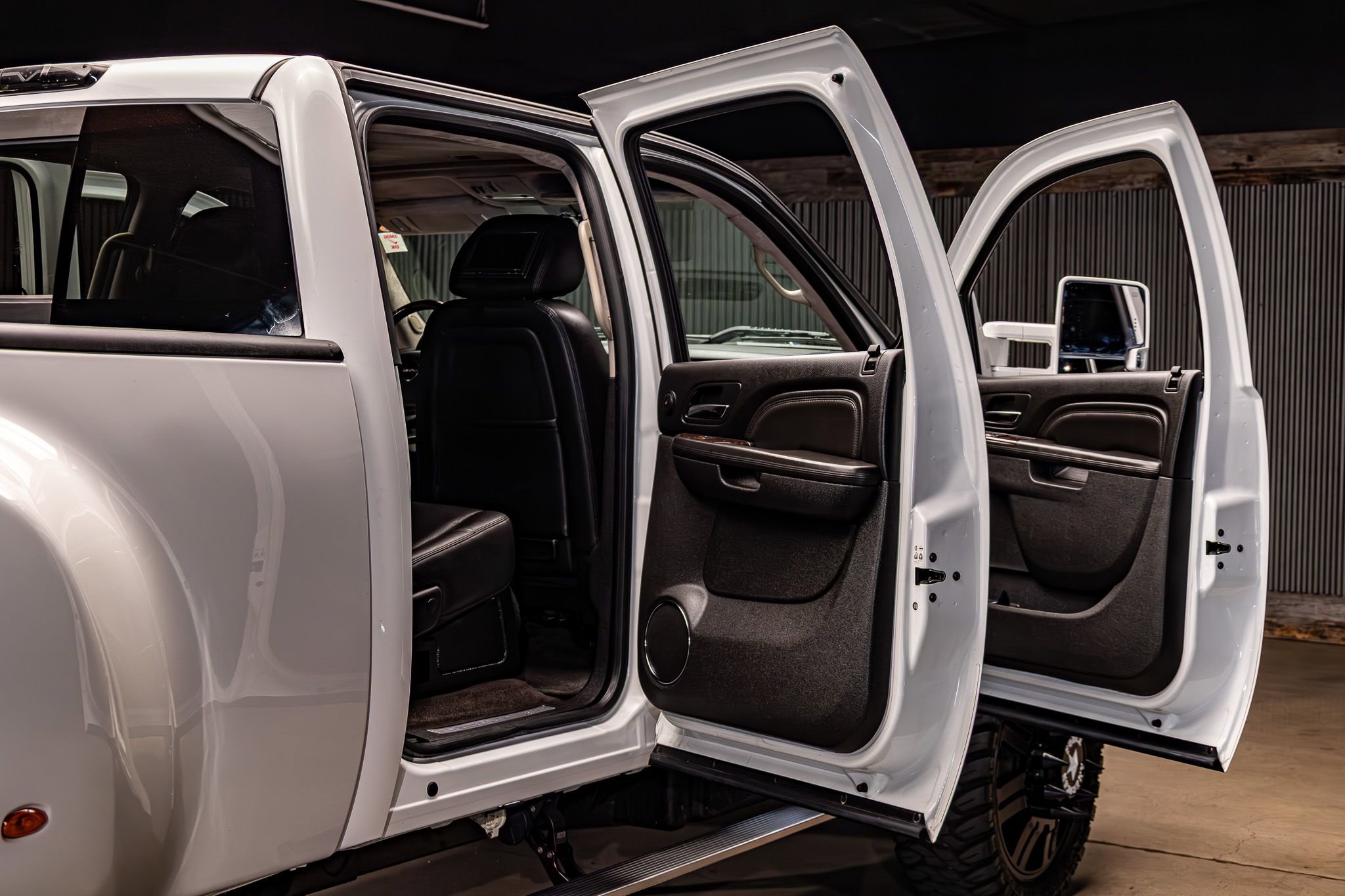 Used 2012 GMC Sierra 3500 Denali image 30