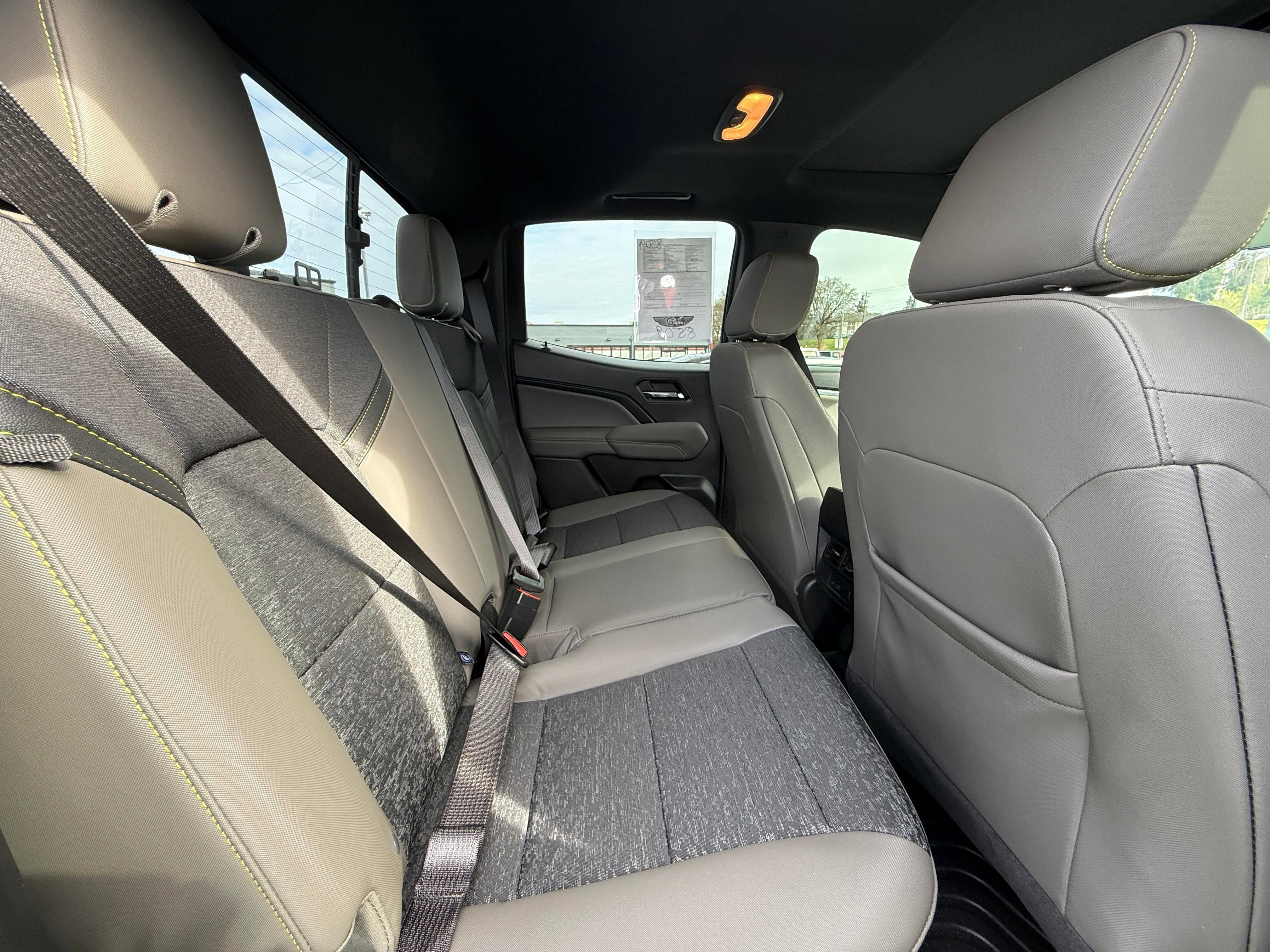 Used 2024 Chevrolet Colorado ZR2 w/ Technology Package image 12