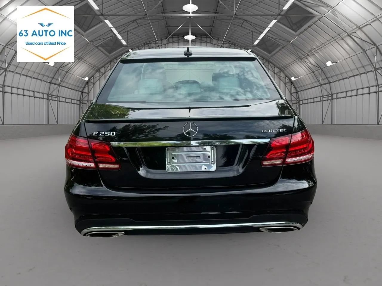 Used 2015 Mercedes-Benz E 250 BlueTEC 4MATIC Sedan w/ Premium 1 Package image 4