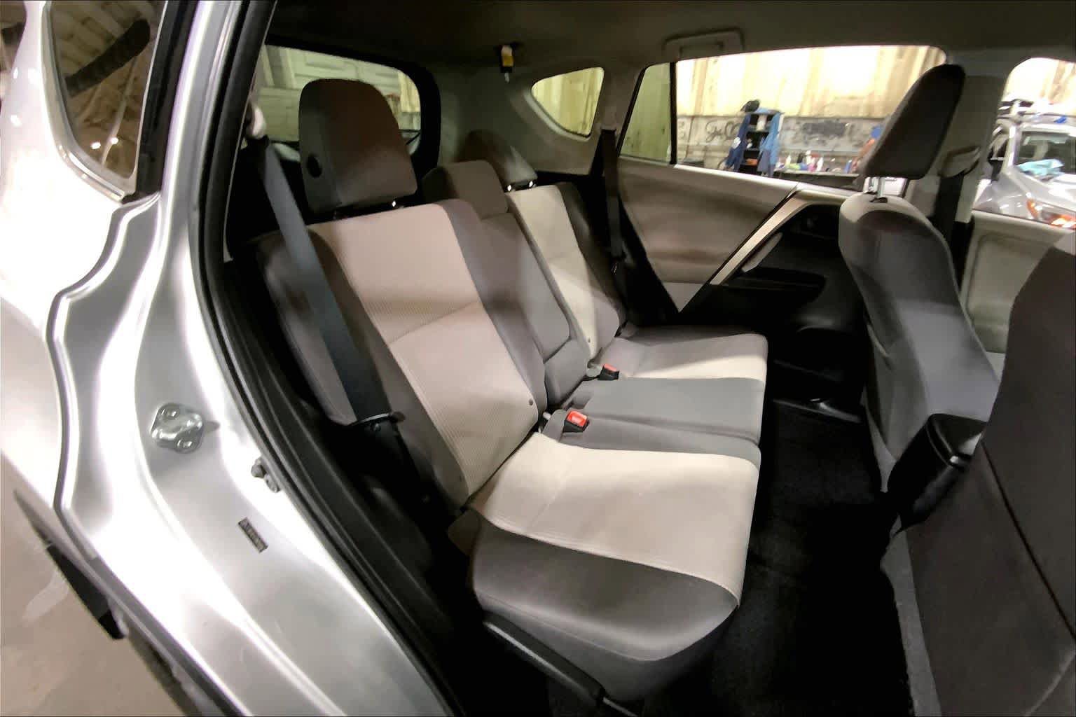 Used 2013 Toyota RAV4 LE AWD/4WD image 20
