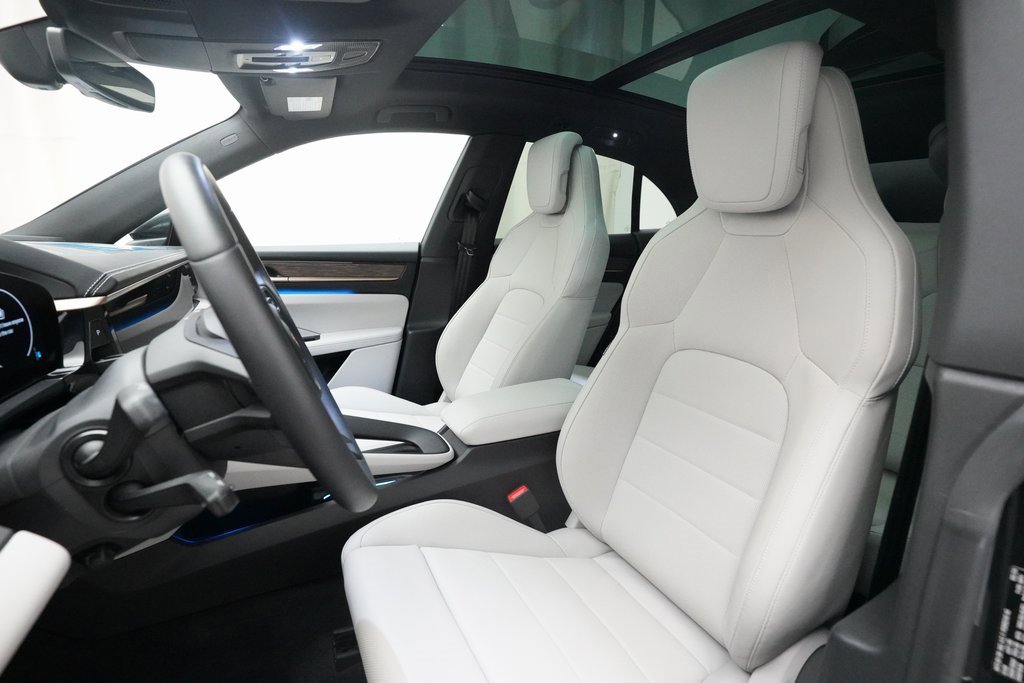 Used 2024 Porsche Macan 4 Electric image 5