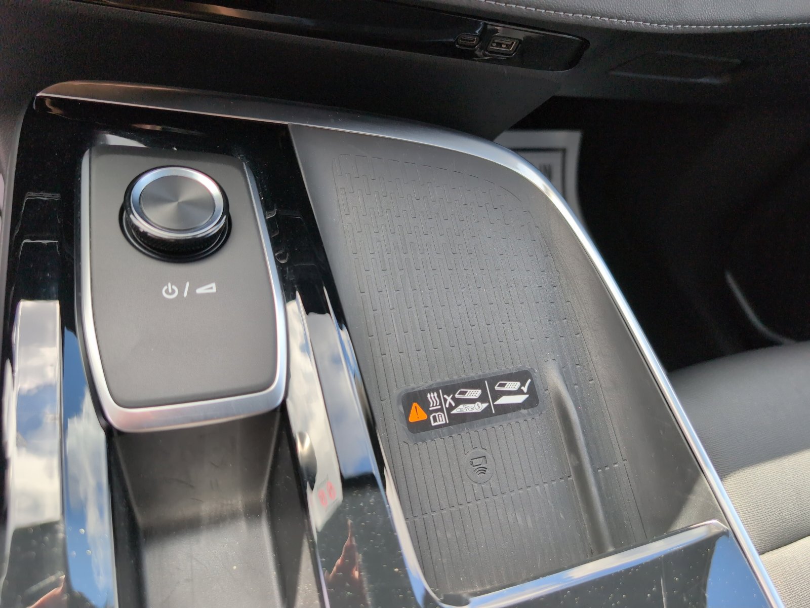 Used 2025 Buick Enclave Preferred image 24