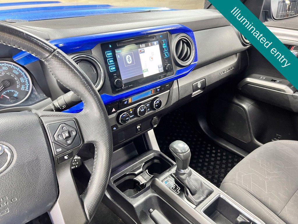 Used 2017 Toyota Tacoma TRD Sport AWD/4WD image 10