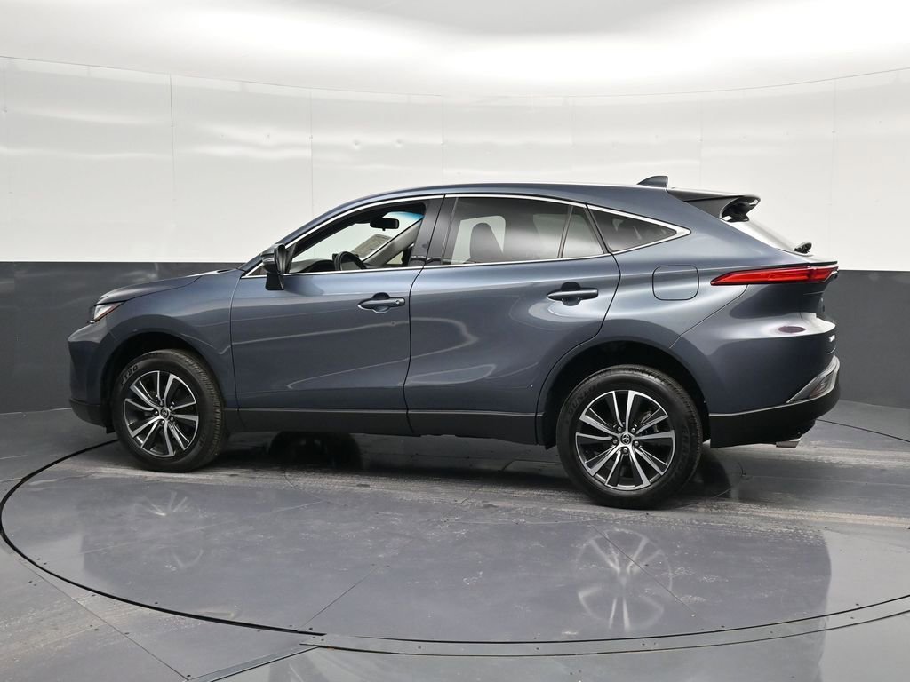 Used 2023 Toyota Venza LE image 8