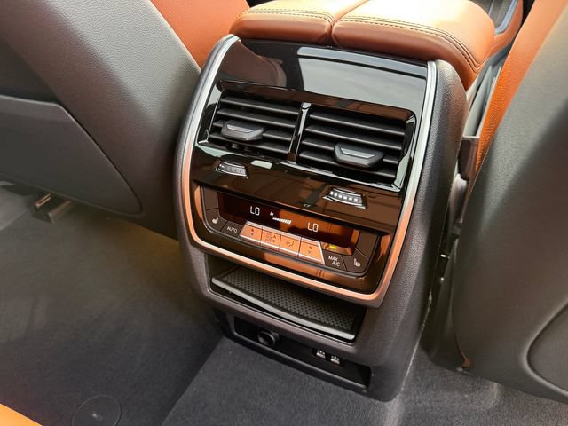 Certified 2025 BMW X5 M60i w/ Climate Comfort Package AWD/4WD image 32