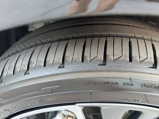 Certified 2026 Toyota Prius XLE FWD image 32