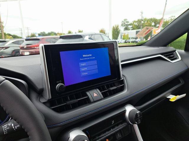 New 2025 Toyota RAV4 SE image 13