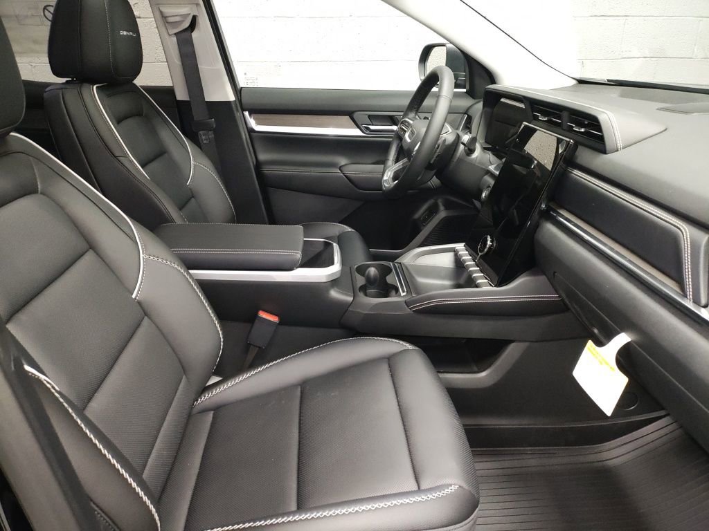 New 2026 GMC Terrain Denali w/ LPO, Floor Liner Package image 7